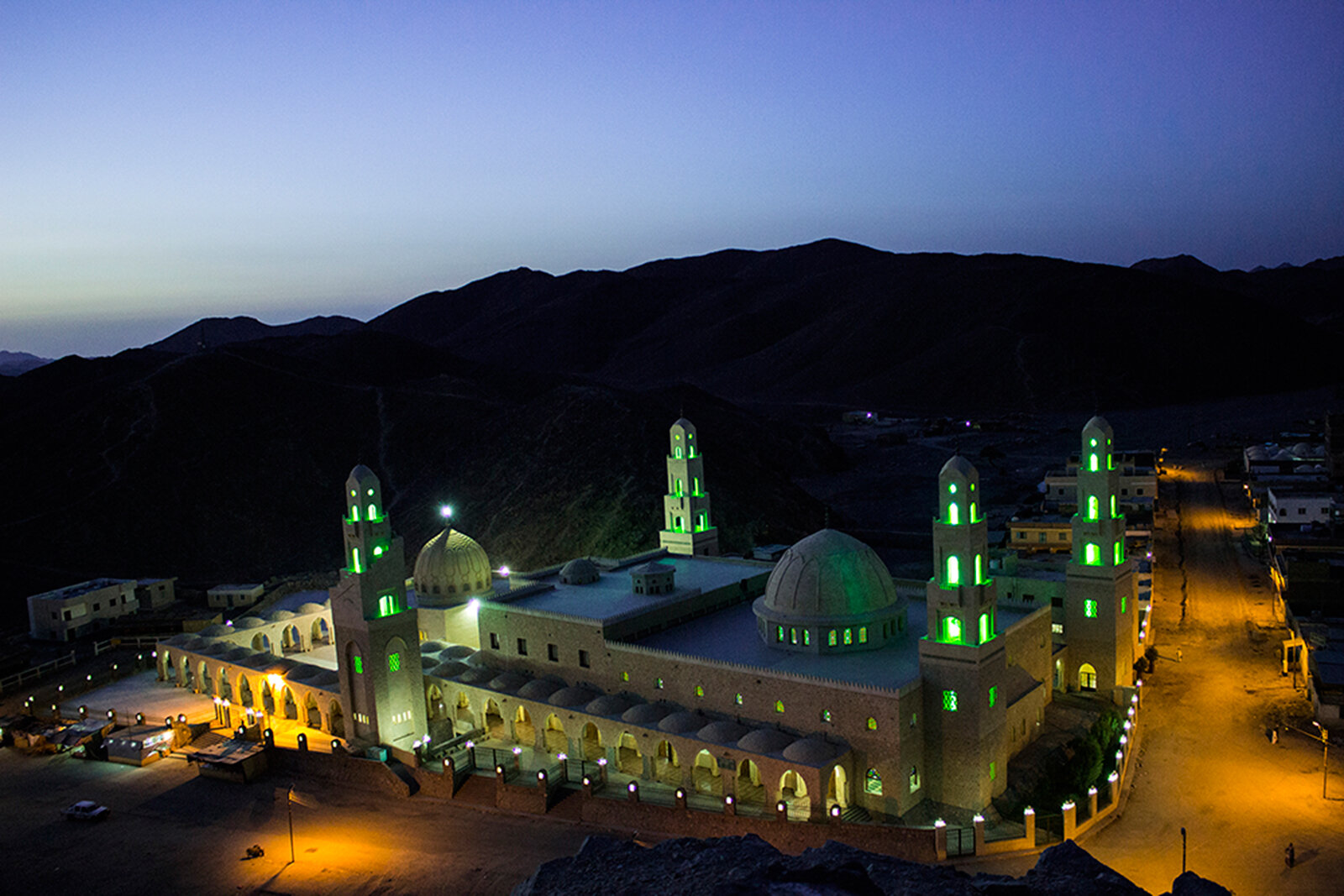 Alqutubul Ghouz Syed Abulhasan Shaduli (RA)
